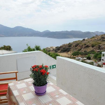 Morfeas Hotel Трипити Екстериор снимка