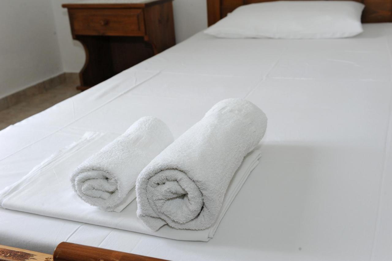 Morfeas Hotel Трипити Екстериор снимка