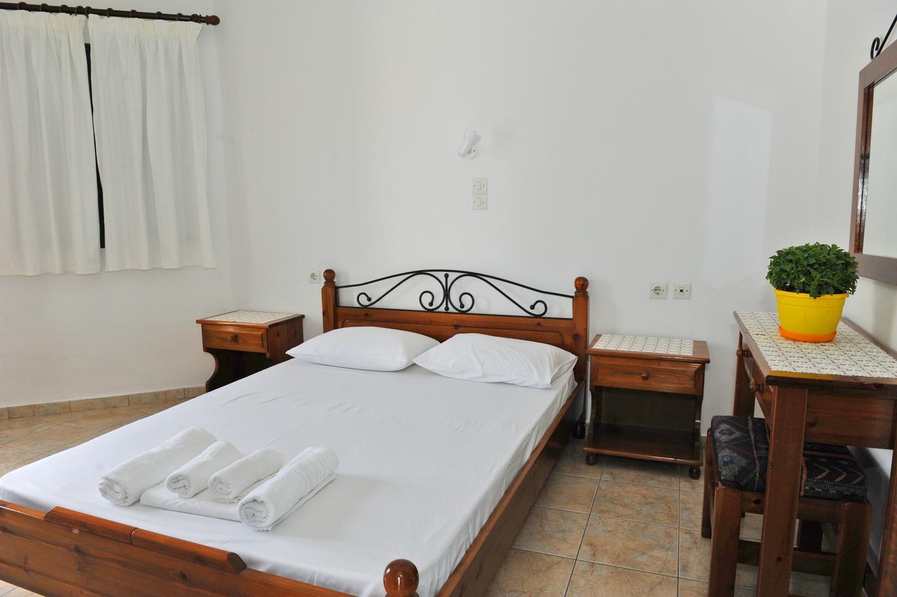 Morfeas Hotel Трипити Екстериор снимка