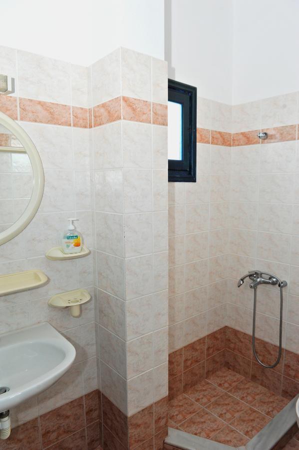 Morfeas Hotel Трипити Екстериор снимка